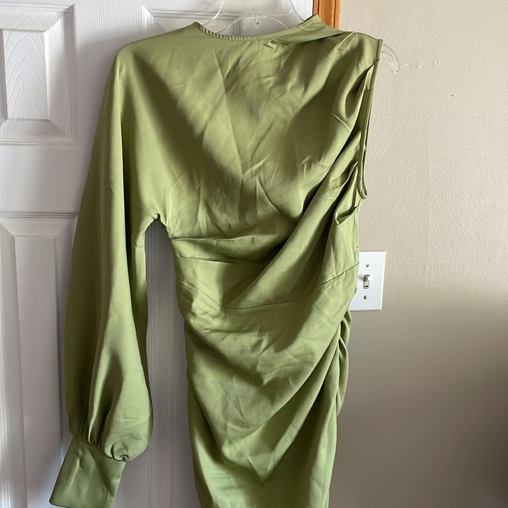 Pretty Little Thing Sage One Shoulder Dress - Picture 3 of 4